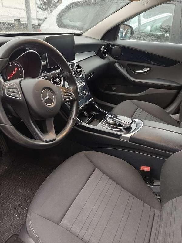 Gebraucht Mercedes C220 170 PS (125 kW) 2018 Polarweiss  unilack Kombi