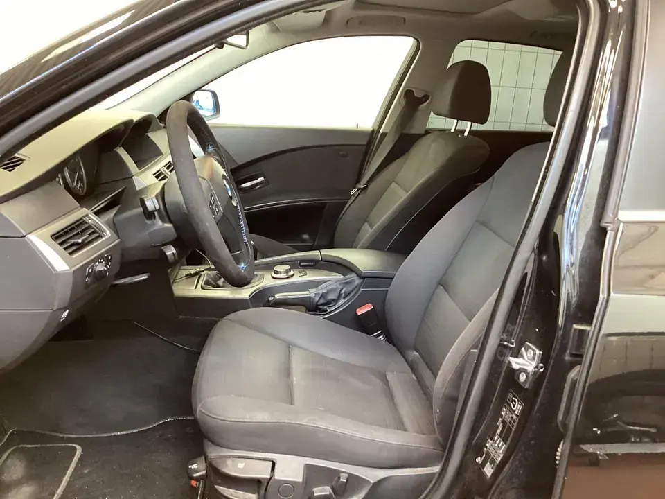 Gebraucht BMW 520 163 PS (119 kW) 2006 Schwarz Limousine