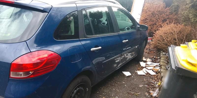 Gebraucht Renault Clio II 90 PS (66 kW) 2008 Blau Limousine