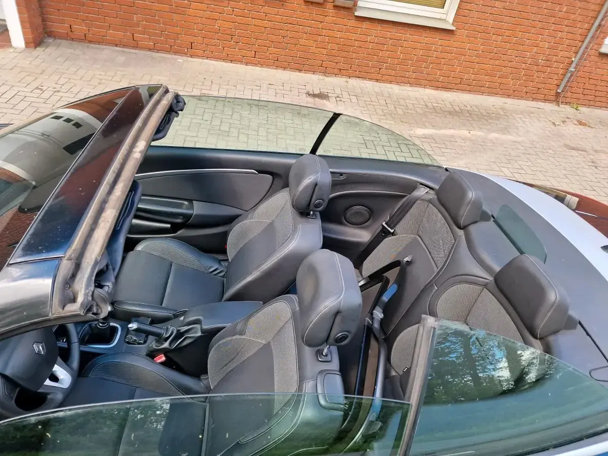 Gebraucht Renault Mégane Cabriolet 131 PS (96 kW) 2011 Schwarz Cabrio