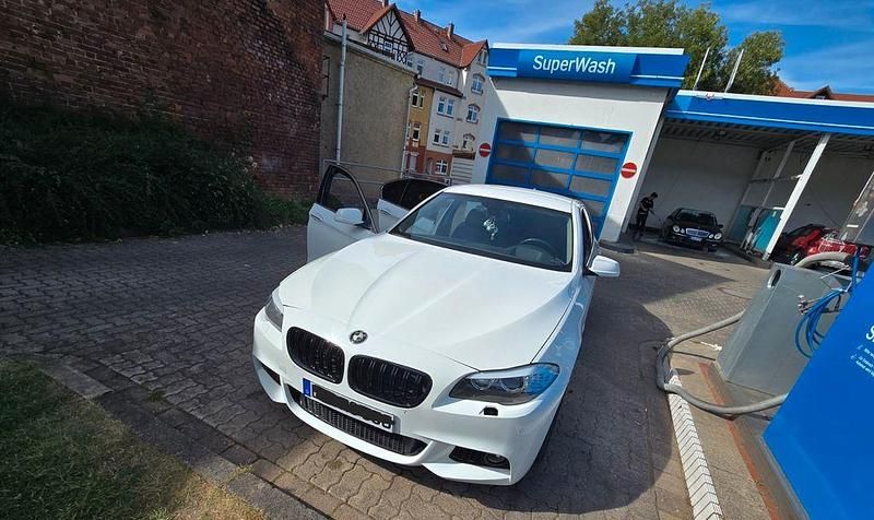 Weiß Gebraucht 2010 BMW 550 Sport Line Limousine | 12.000 € - Bild 1/4