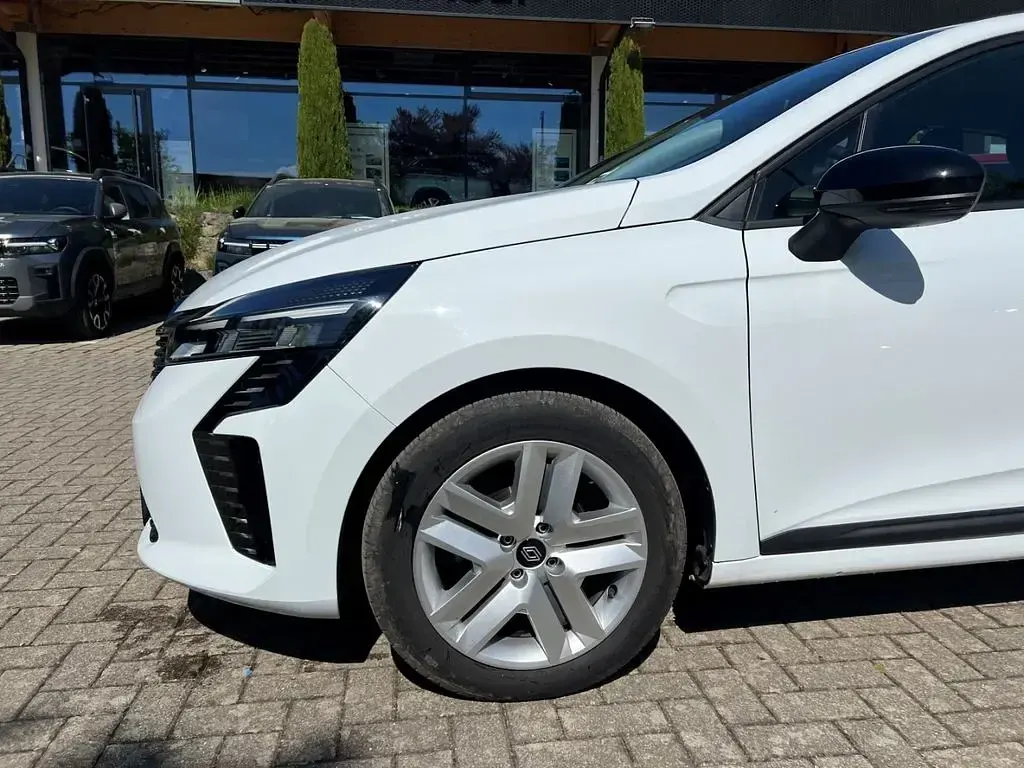 Second-hand Renault Clio V Evolution 91 CP (66 kW) 2025 Gri Hatchback