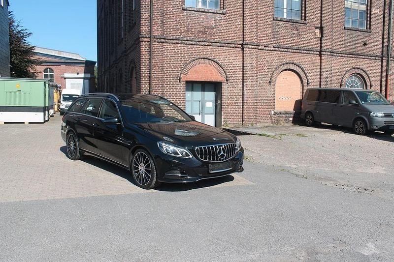 Gebraucht Mercedes E350 258 PS (189 kW) 2016 Schwarz Limousine