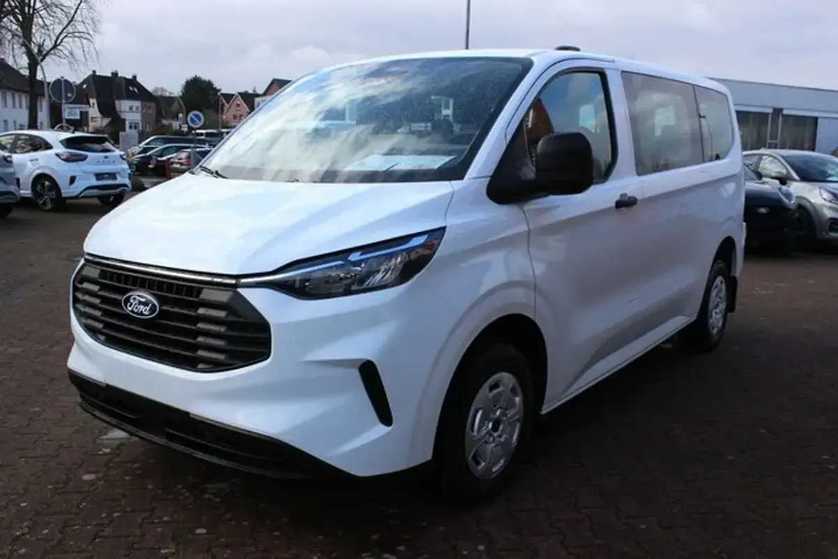 Gebraucht Ford Transit Custom Trend 136 PS (100 kW) 2026 Frost weiß Kombi