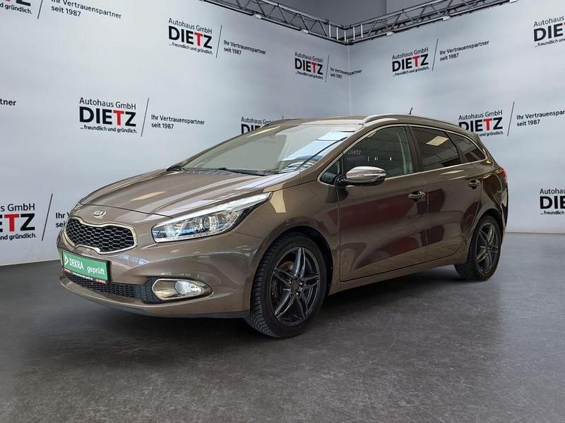 Gebraucht Kia Ceed Sportswagon Vision 99 PS (72 kW) 2013 Sandbeige Kombi