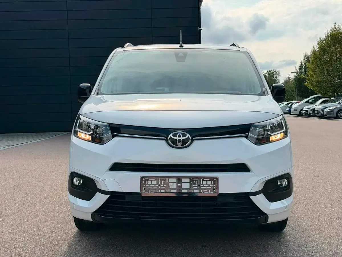 Gebraucht Toyota Proace Verso City 130 PS (95 kW) 2022 Weiß Kombi