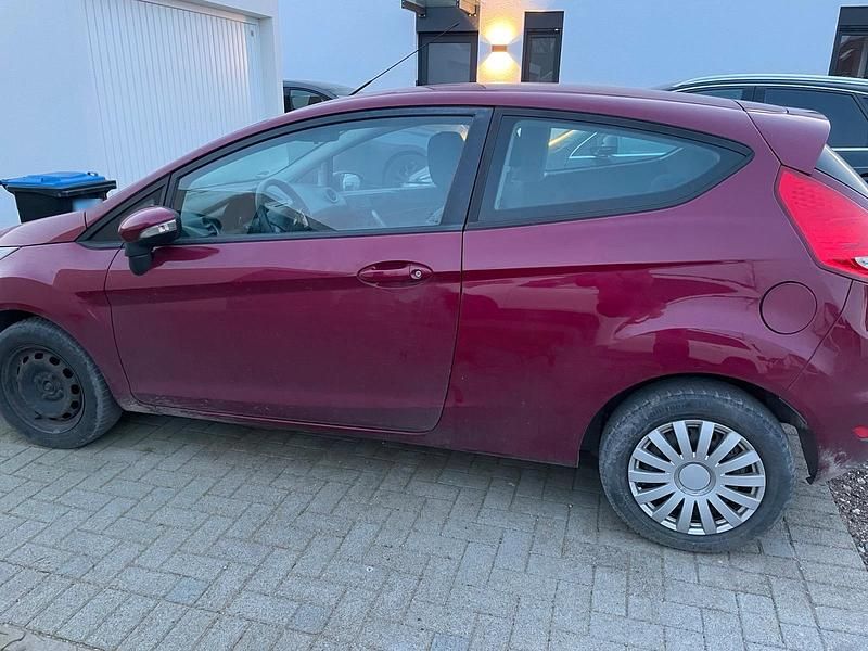 Gebraucht Ford Fiesta 60 PS (44 kW) 2009 Rot Kleinwagen