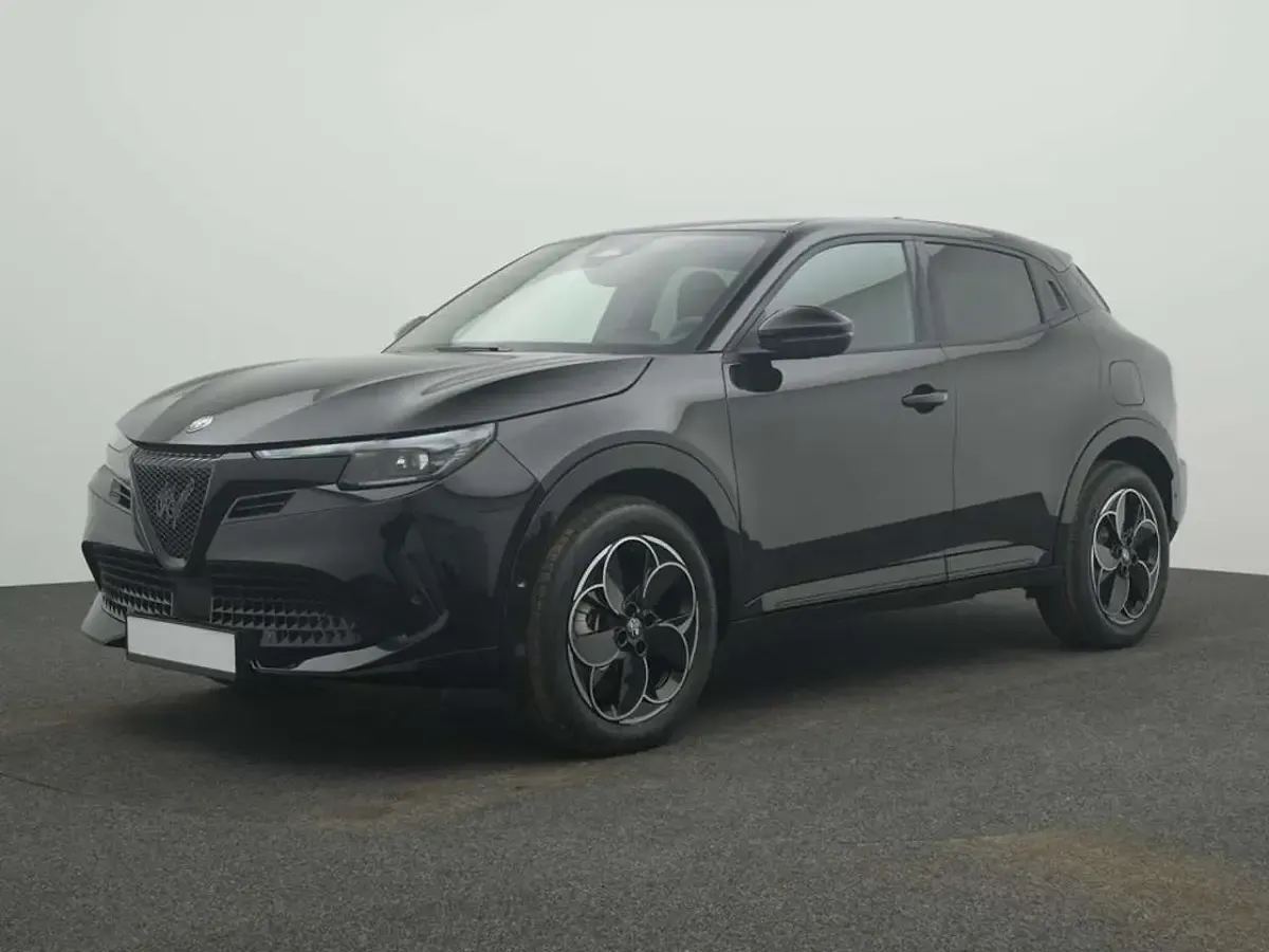 Neu Alfa Romeo Junior Ti 145 PS (106 kW) 2026 Schwarz SUV