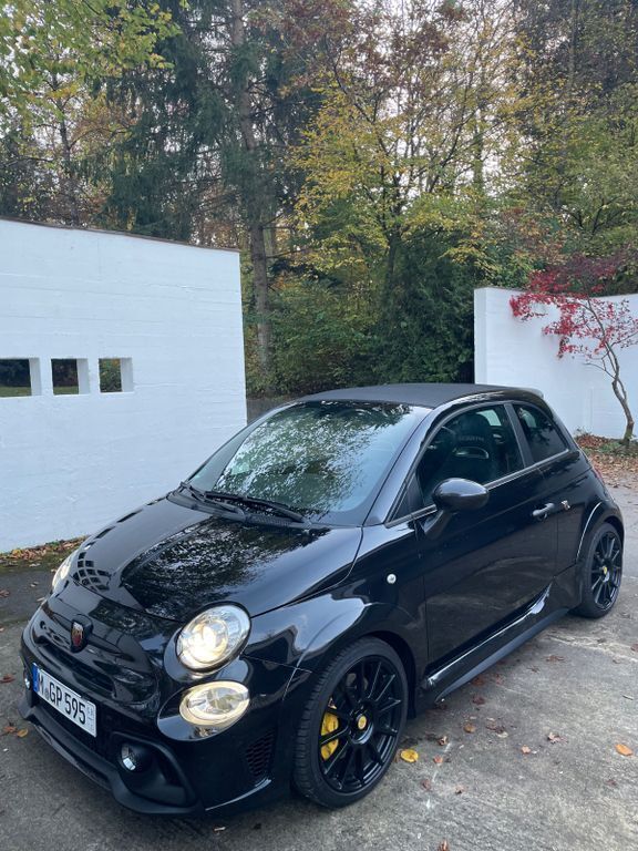Schwarz Gebraucht 2022 Abarth 595C Competizione Cabrio | 26.500 € (Guter Preis) - Bild 1/4
