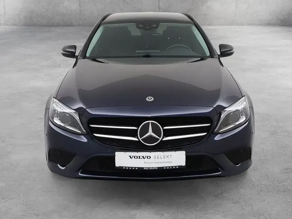 Gebraucht Mercedes C300 Avantgarde 272 PS (200 kW) 2021 Blau Limousine