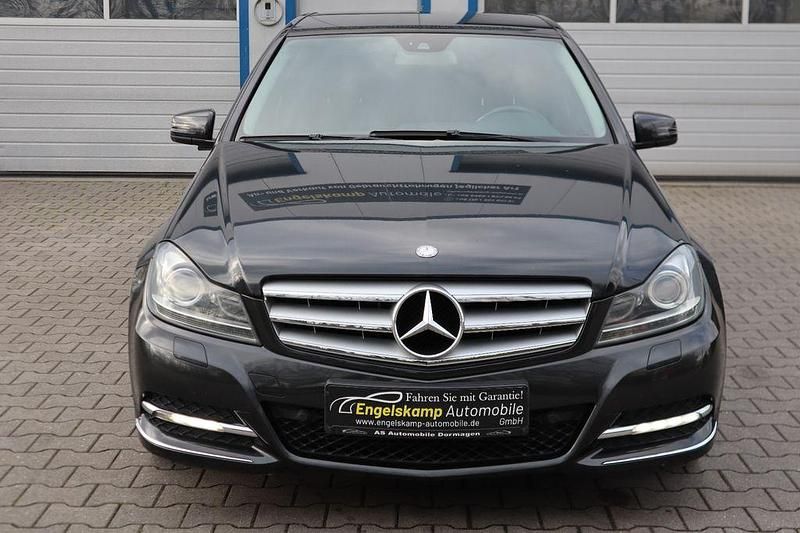 Gebraucht Mercedes C180 156 PS (114 kW) 2011 Schwarz Limousine