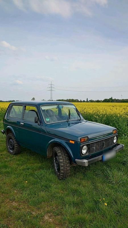 Second-hand Lada niva 85 CP (62 kW) 2006 Verde SUV