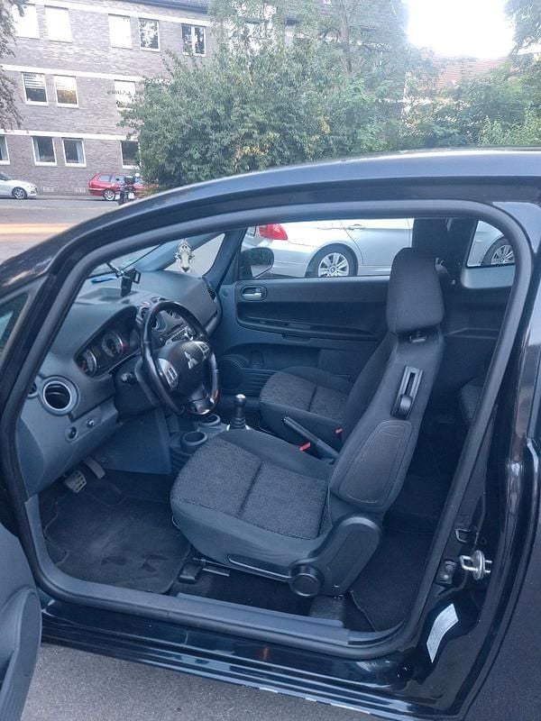 Gebraucht Mitsubishi Colt 95 PS (69 kW) 2011 Schwarz Kleinwagen
