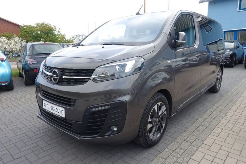 Mondstein grau/e:vulkan grau Gebraucht 2019 Opel Zafira Life Innovation Van | 27.450 € (Guter Preis) - Bild 1/4