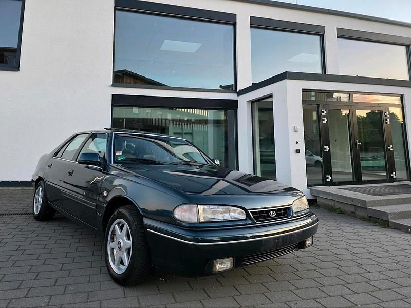 Grün Gebraucht 1992 Hyundai Sonata Limousine | 2.999 € - Bild 1/4