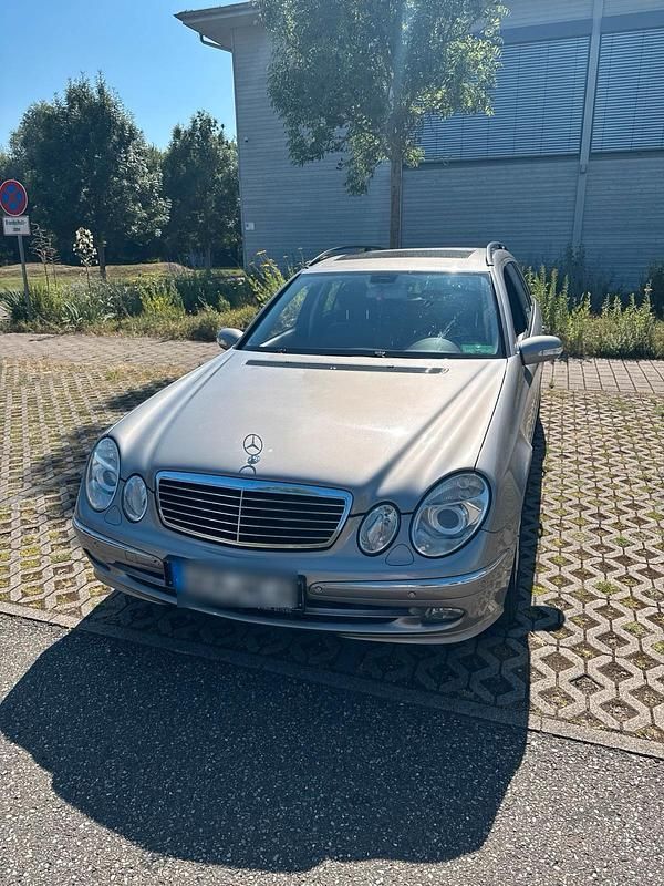 Silber Gebraucht 2004 Mercedes 320 Kombi | 3.800 € (Fairer Preis) - Bild 1/4