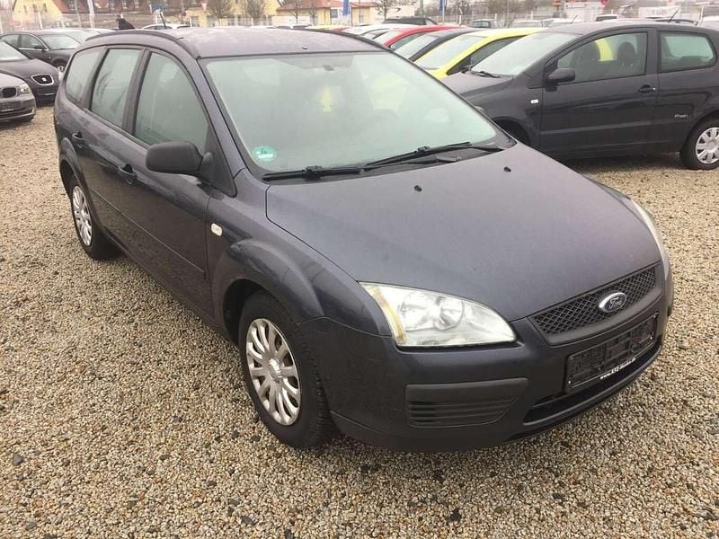 Blau Gebraucht 2006 Ford Focus Ambiente Kombi | 750 € (Guter Preis) - Bild 1/4