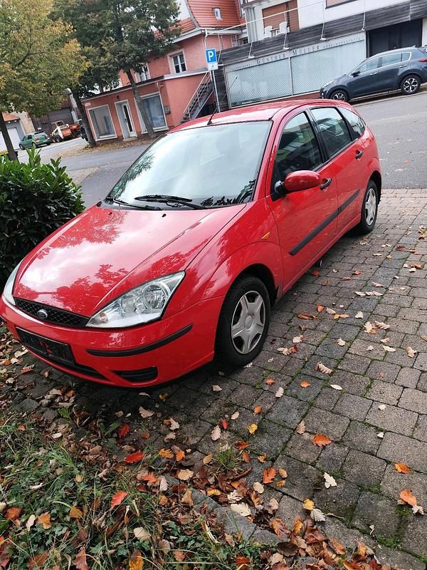 Rot Gebraucht 2002 Ford Focus Kleinwagen | 550 € - Bild 1/4