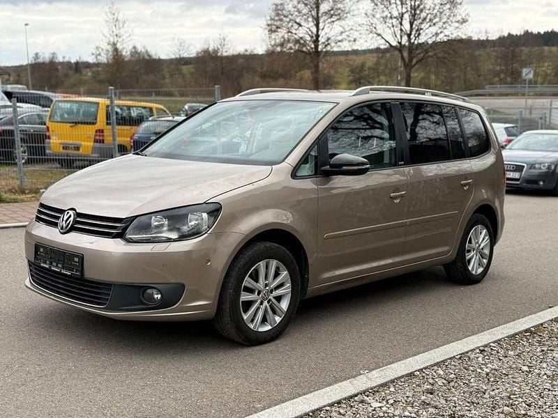 Gebraucht VW Touran Style 140 PS (102 kW) 2011 Braun Van / Kleinbus