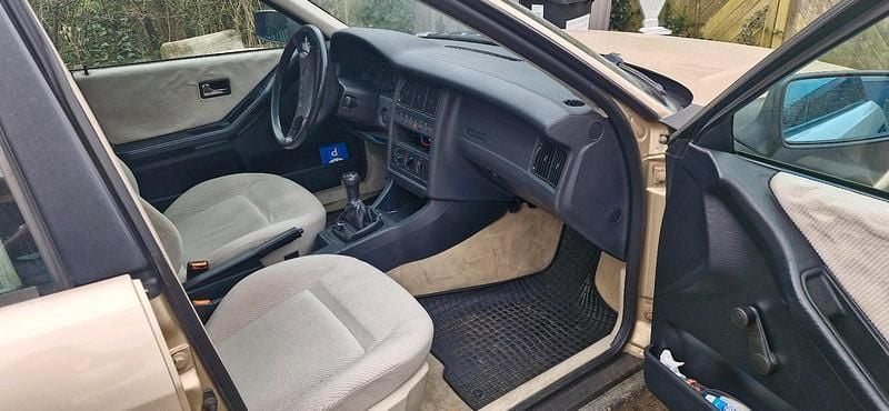 Gebraucht Audi 80 133 PS (97 kW) 1992 Gold Limousine
