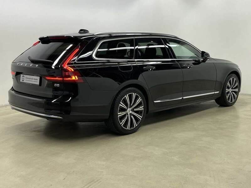 Gebraucht Volvo V90 Plus 250 PS (183 kW) 2022 Onyx black Kombi