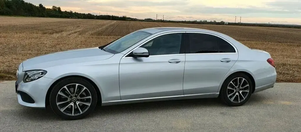 Usata Mercedes E250 211 CV (155 kW) 2018 Argento Berlina