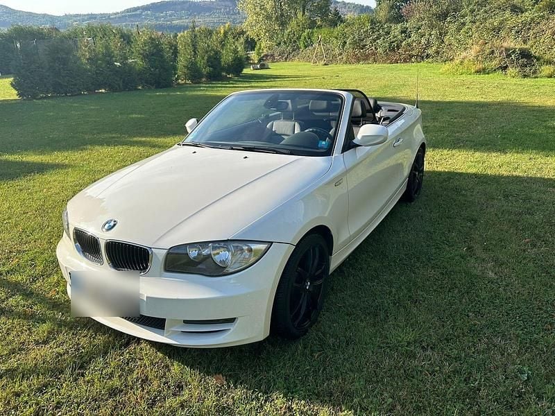 Weiß Gebraucht 2010 BMW 118 Cabriolet Cabrio | 5.500 € (Fairer Preis) - Bild 1/4