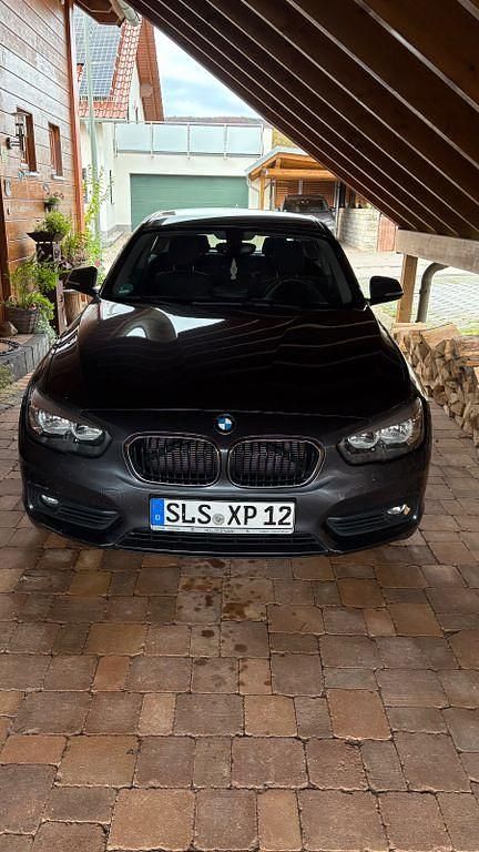 Grau Gebraucht 2018 BMW 116 Advantage Kleinwagen | 13.000 € (Fairer Preis) - Bild 1/4