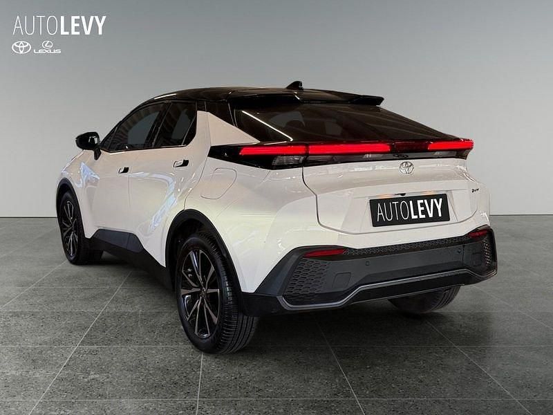 Gebraucht Toyota C-HR Team 140 PS (102 kW) 2024 Weiß metallic SUV