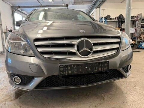 Gebraucht Mercedes B180 122 PS (89 kW) 2014 Grau Van / Kleinbus