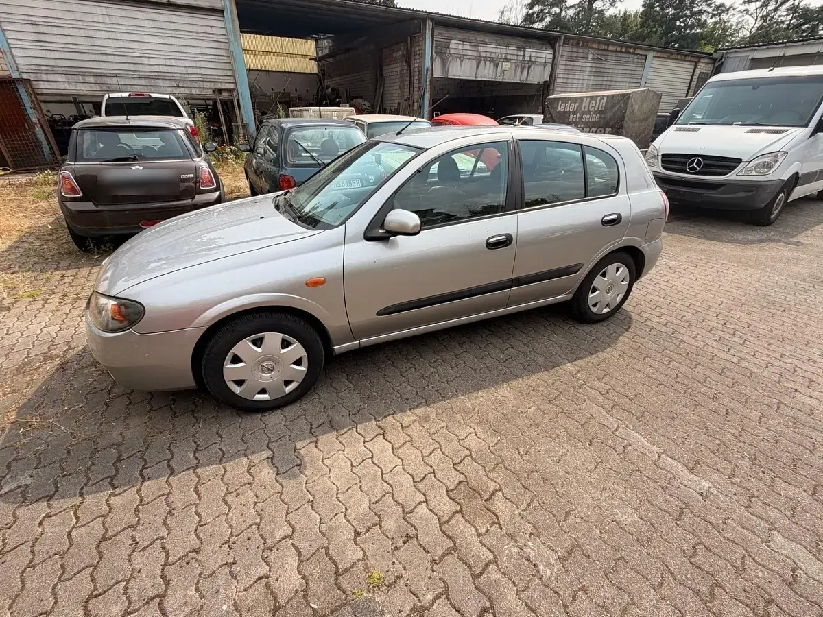Gebraucht Nissan Almera 102 PS (75 kW) 2003 Silber Limousine