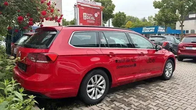 Gebraucht VW Passat Business 122 PS (89 kW) 2022 Rot Kombi
