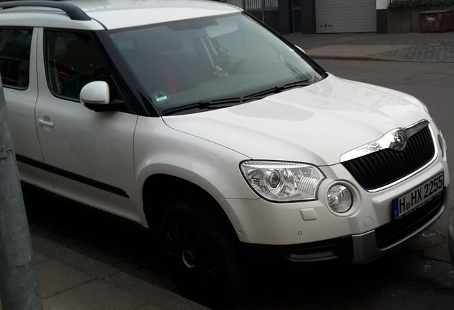 Weiß Gebraucht 2011 Skoda Yeti SUV | 14.999 € - Bild 1/3