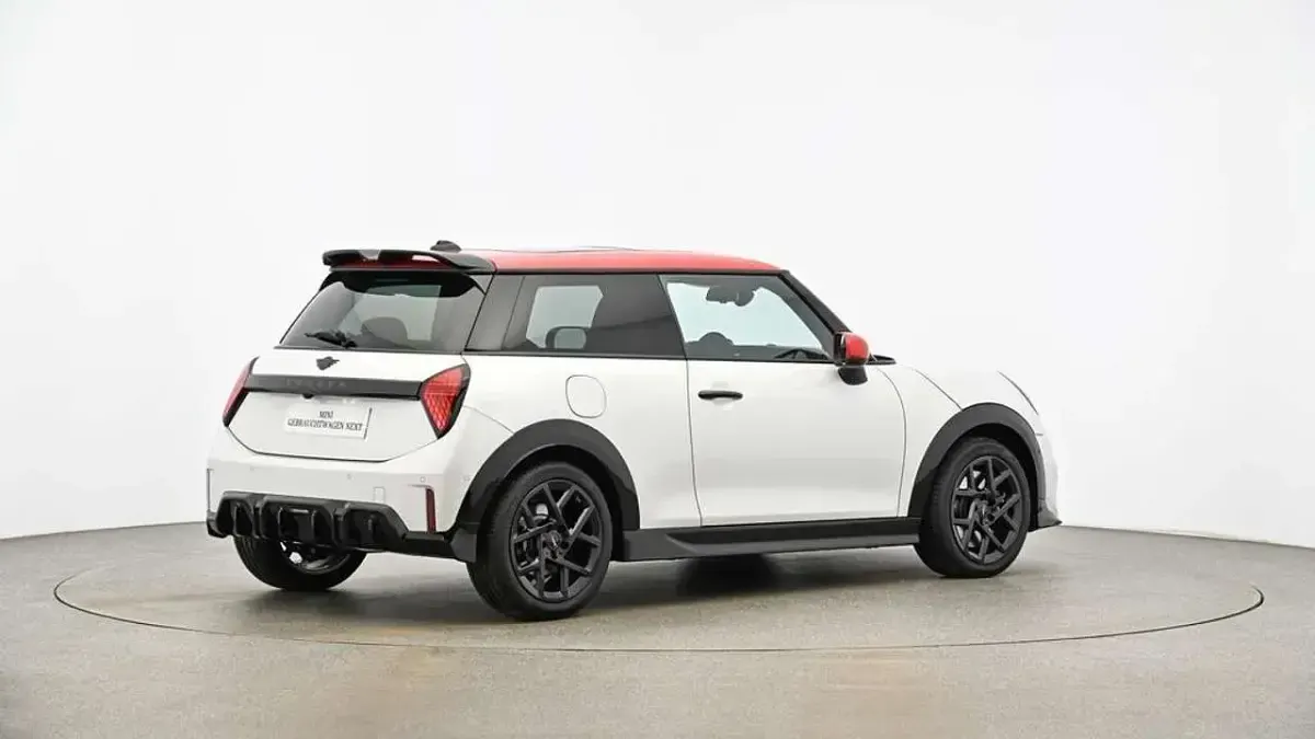 Gebraucht Mini John Cooper Works 156 PS (114 kW) 2024 Weiß Kleinwagen