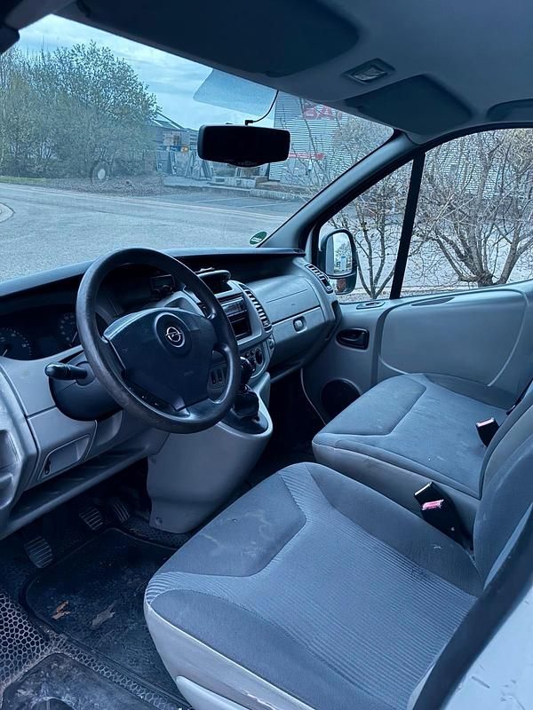 Gebraucht Opel Vivaro 114 PS (83 kW) 2007 Weiß Van / Kleinbus