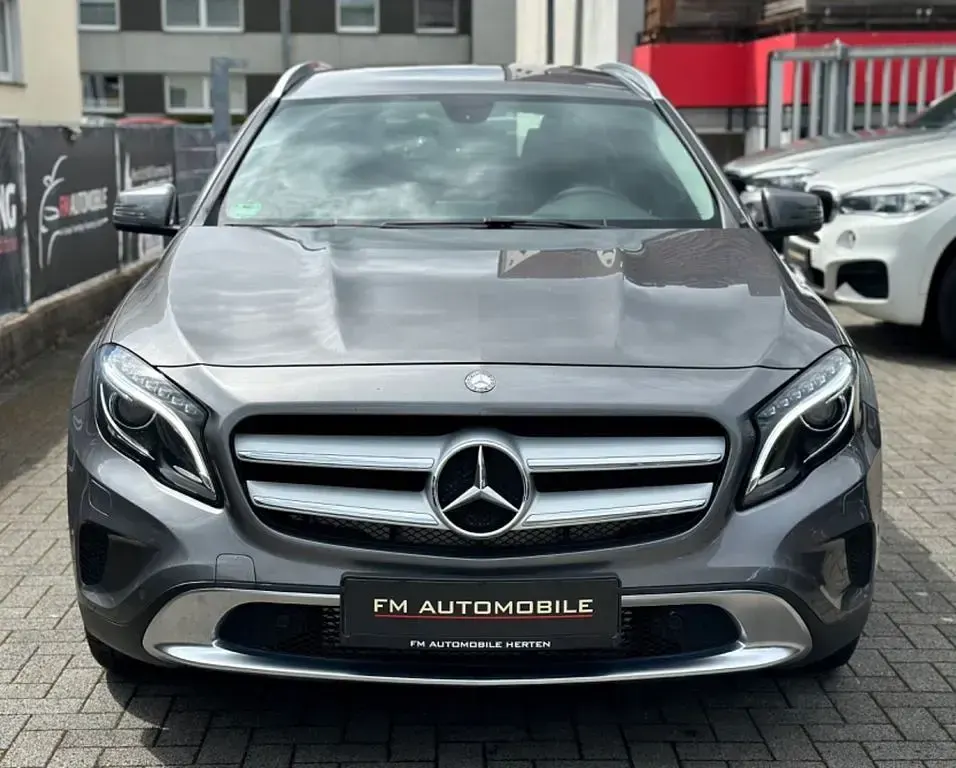 Gebraucht Mercedes GLA200 Urban 136 PS (100 kW) 2014 Grau SUV