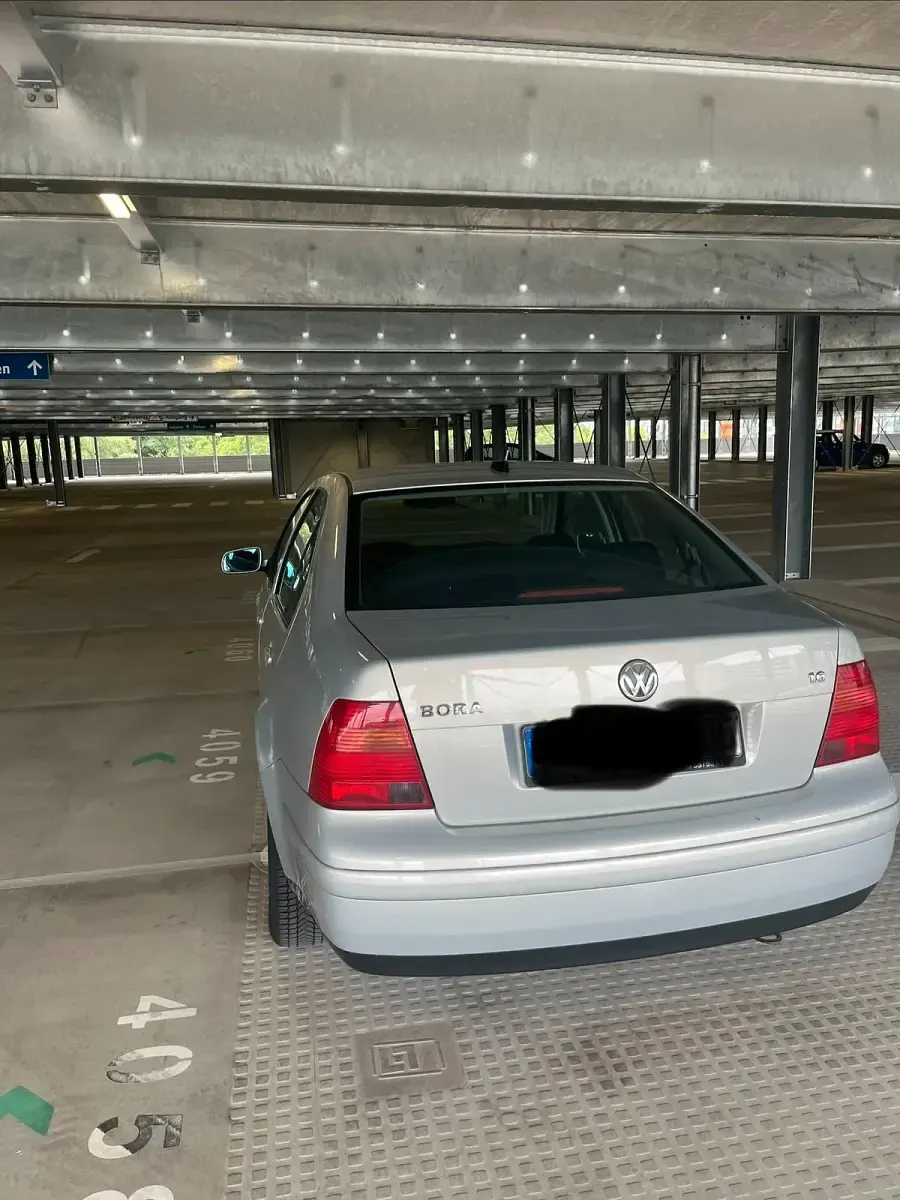 Gebraucht VW Bora 101 PS (74 kW) 1999 Silber Limousine