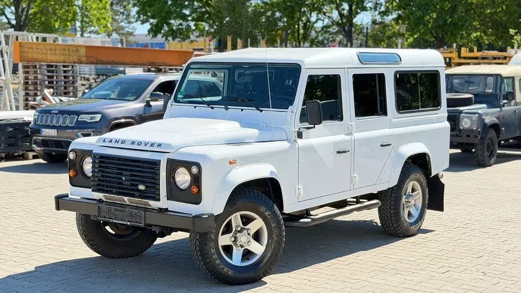 Gebraucht Land Rover Defender 122 PS (89 kW) 2012 Weiß Kombi