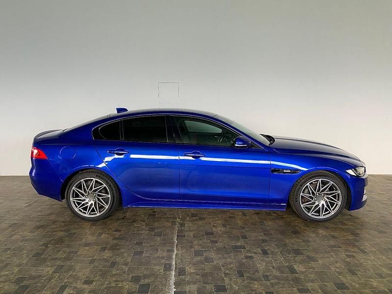 Blau Gebraucht 2017 Jaguar XF R-Sport Limousine | 10.990 € (Superpreis) - Bild 1/4