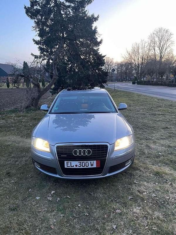 Silber Gebraucht 2008 Audi A8 Limousine | 6.500 € (Fairer Preis) - Bild 1/4