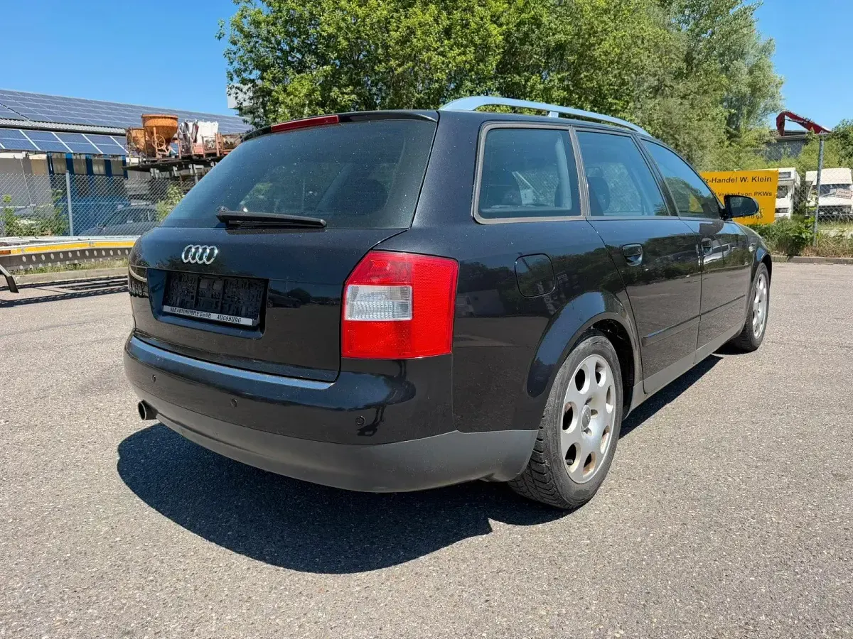 Gebraucht Audi A4 102 PS (75 kW) 2003 Schwarz Kombi