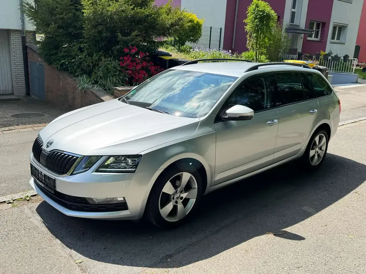 Gebraucht Skoda Octavia 116 PS (85 kW) 2018 Brilliantsilber metallic Kombi