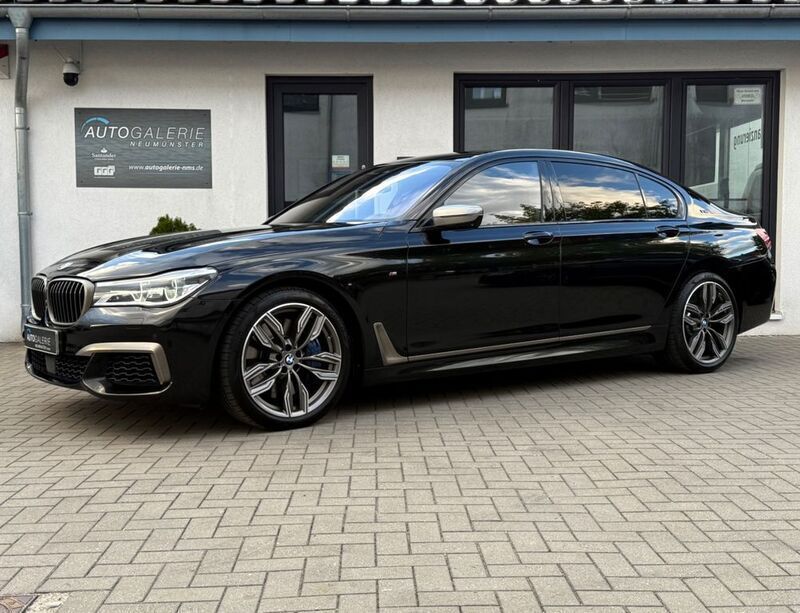Schwarz Gebraucht 2017 BMW M760 Performance Limousine | 42.480 € (Fairer Preis) - Bild 1/4