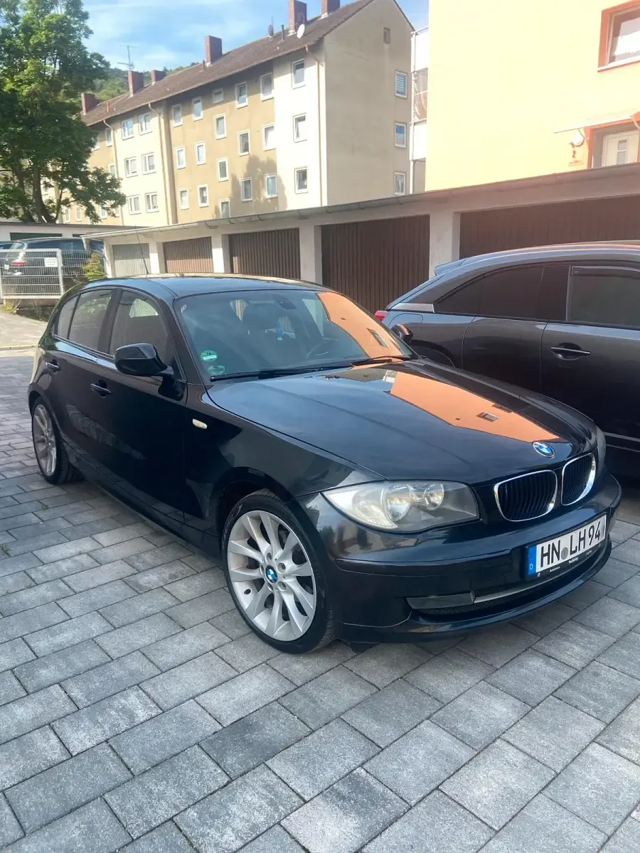 Gebraucht BMW 116 116 PS (85 kW) 2011 Schwarz Kleinwagen