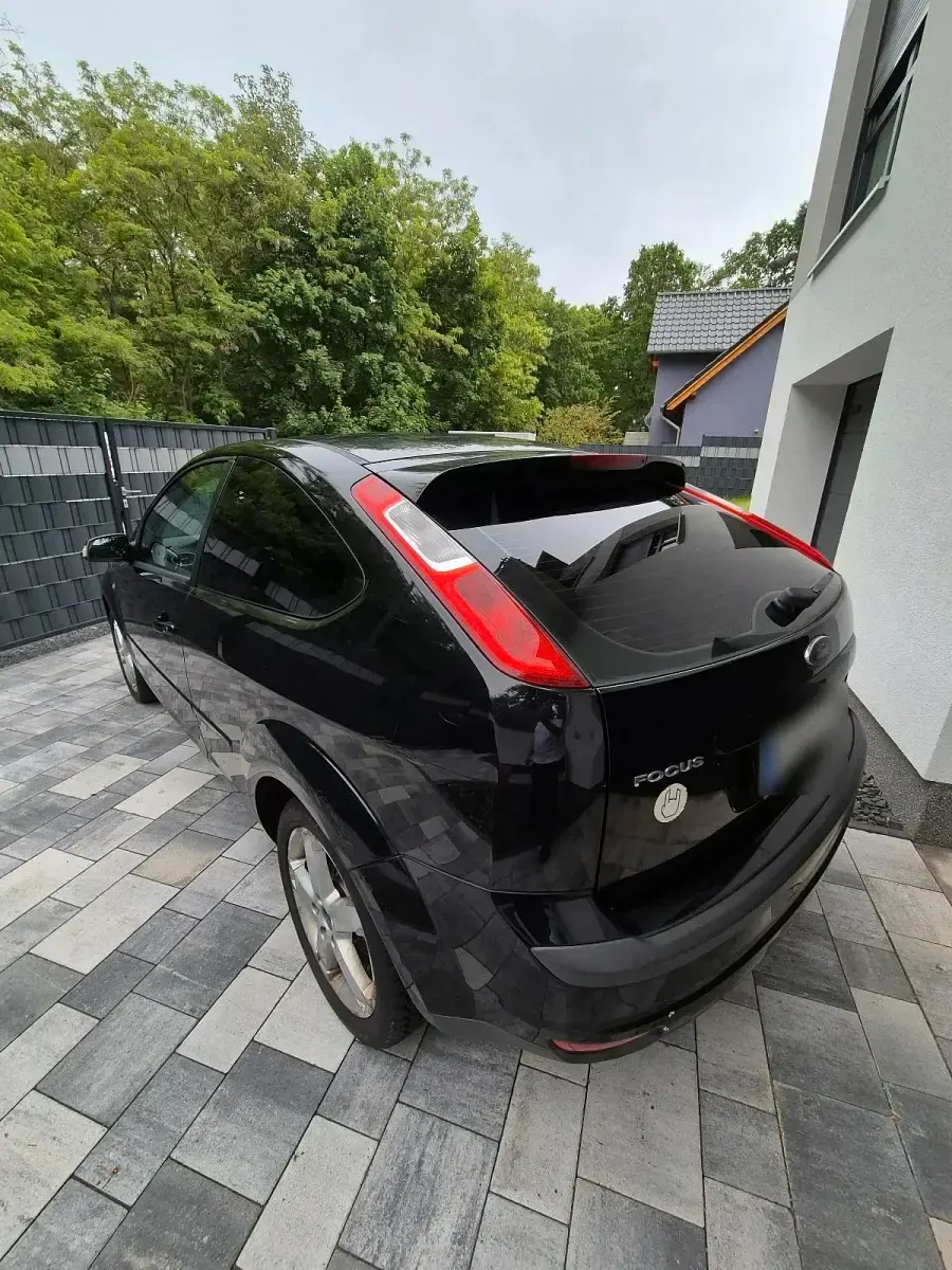 Gebraucht Ford Focus 125 PS (91 kW) 2007 Schwarz Kleinwagen