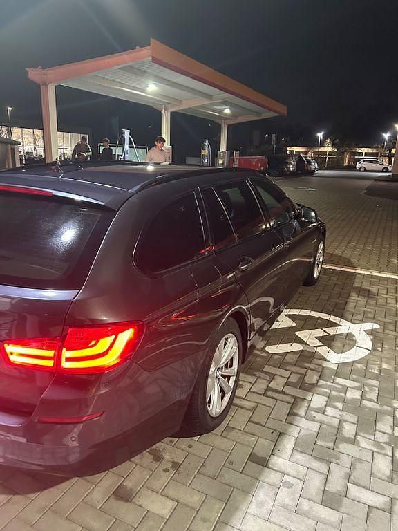 Gebraucht BMW 520 184 PS (135 kW) 2012 Grau Kombi