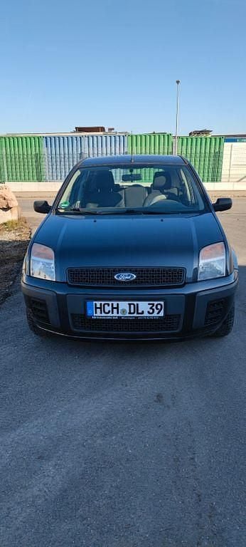 Grau Gebraucht 2007 Ford Fusion Limousine | 2.390 € (Fairer Preis) - Bild 1/4