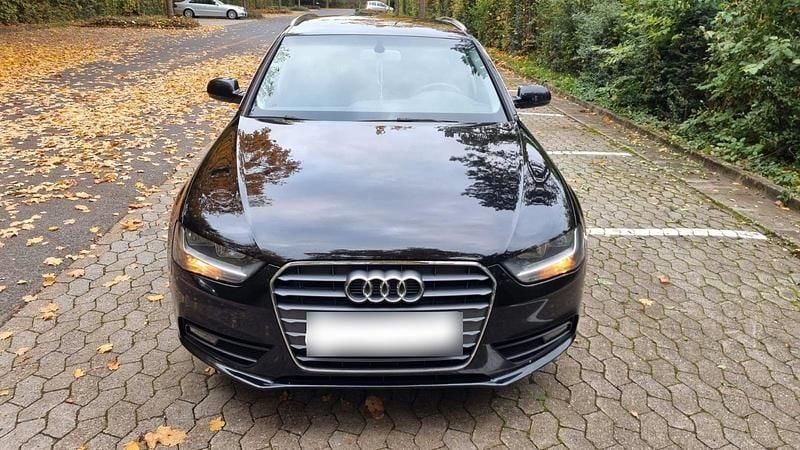 Gebraucht Audi A4 143 PS (105 kW) 2013 Schwarz Kombi