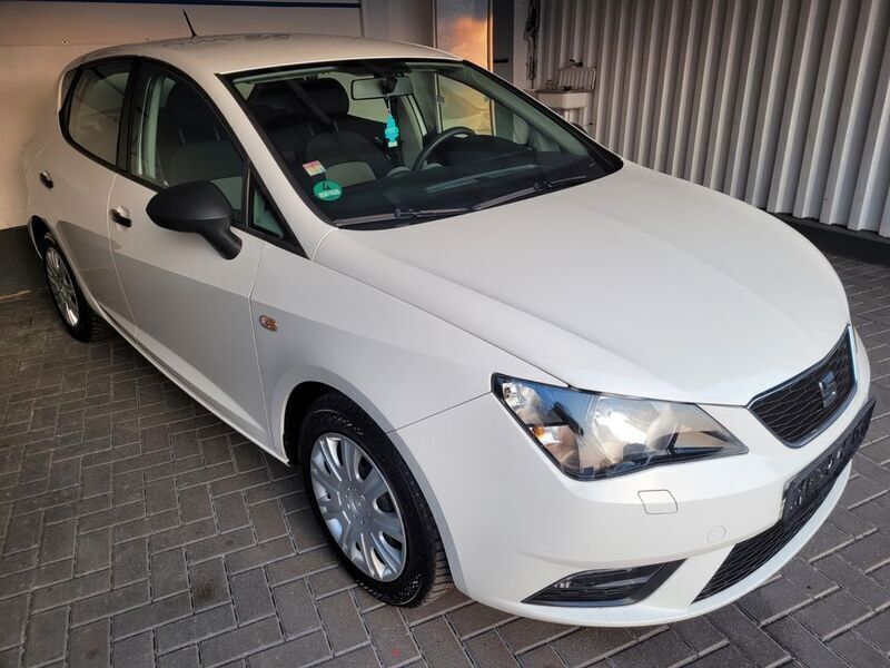 Weiß Gebraucht 2017 Seat Ibiza Reference Limousine | 6.900 € (Guter Preis) - Bild 1/4