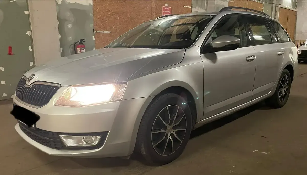 Gebraucht Skoda Octavia 105 PS (77 kW) 2014 Grau Kombi